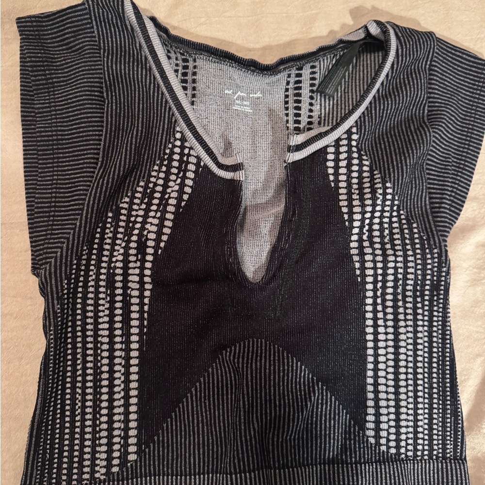 Urban Outfitters - Out From Under short sleeve
